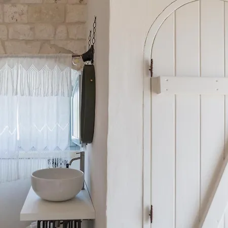 Si Fa Trullo Alojamento de Acomodação e Pequeno-almoço Ostuni